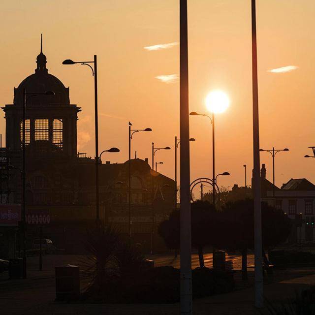 Marine Villa Hotel & Suites - Close To Beach, Train Station & Southend Airport Buitenkant foto